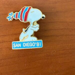 Snoopy San Diego '81 Pin Pinback,Winter, Ski Hat, Vintage